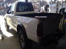 2000 TOYOTA TACOMA PRERUNNER, WHITE, EXTD CAB, 3.4L, AT, 2WD. Z26499